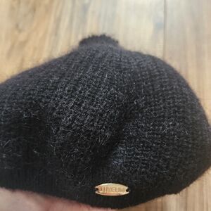 Luxelim Black Knit Beret